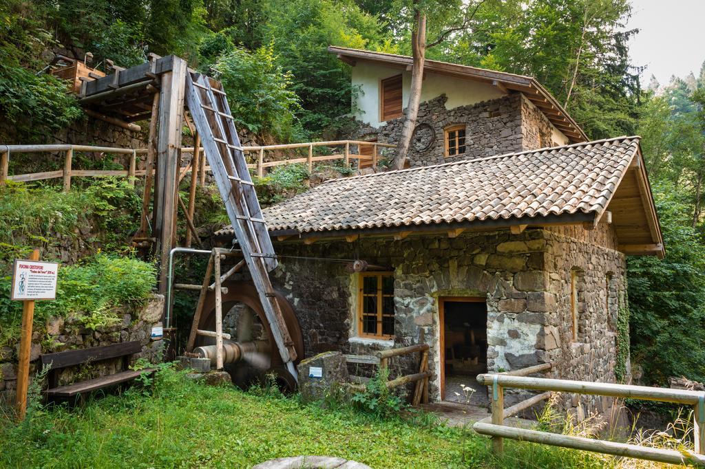 Hostel L'Ost - Ostello Di Grumes Exterior photo